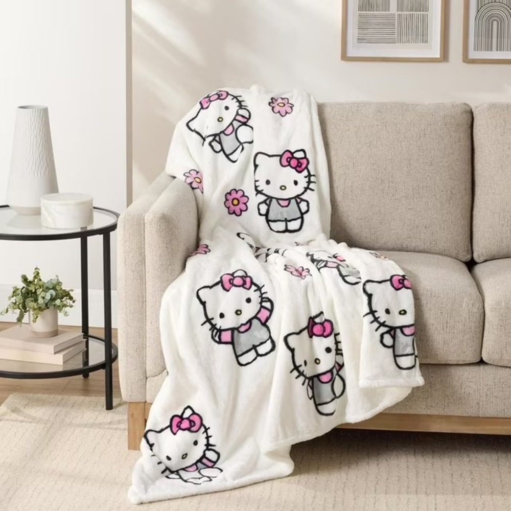 Sanrio Hello Kitty Silk Touch Throw Blanket White Pink 60x70 NWT